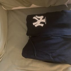 NY Yankee sweatshirt 