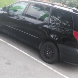 2008 Toyota Sienna Le $4500