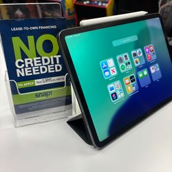 iPad Pro 3rd Gen (WiFi) 12.9" w/ Keyboard Case & Apple Pencil