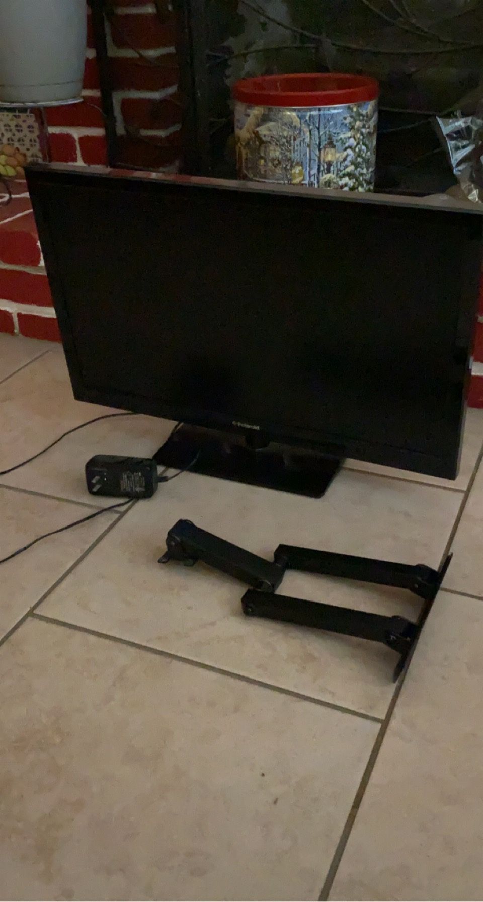 24 Inch Polaroid With Wall Mount