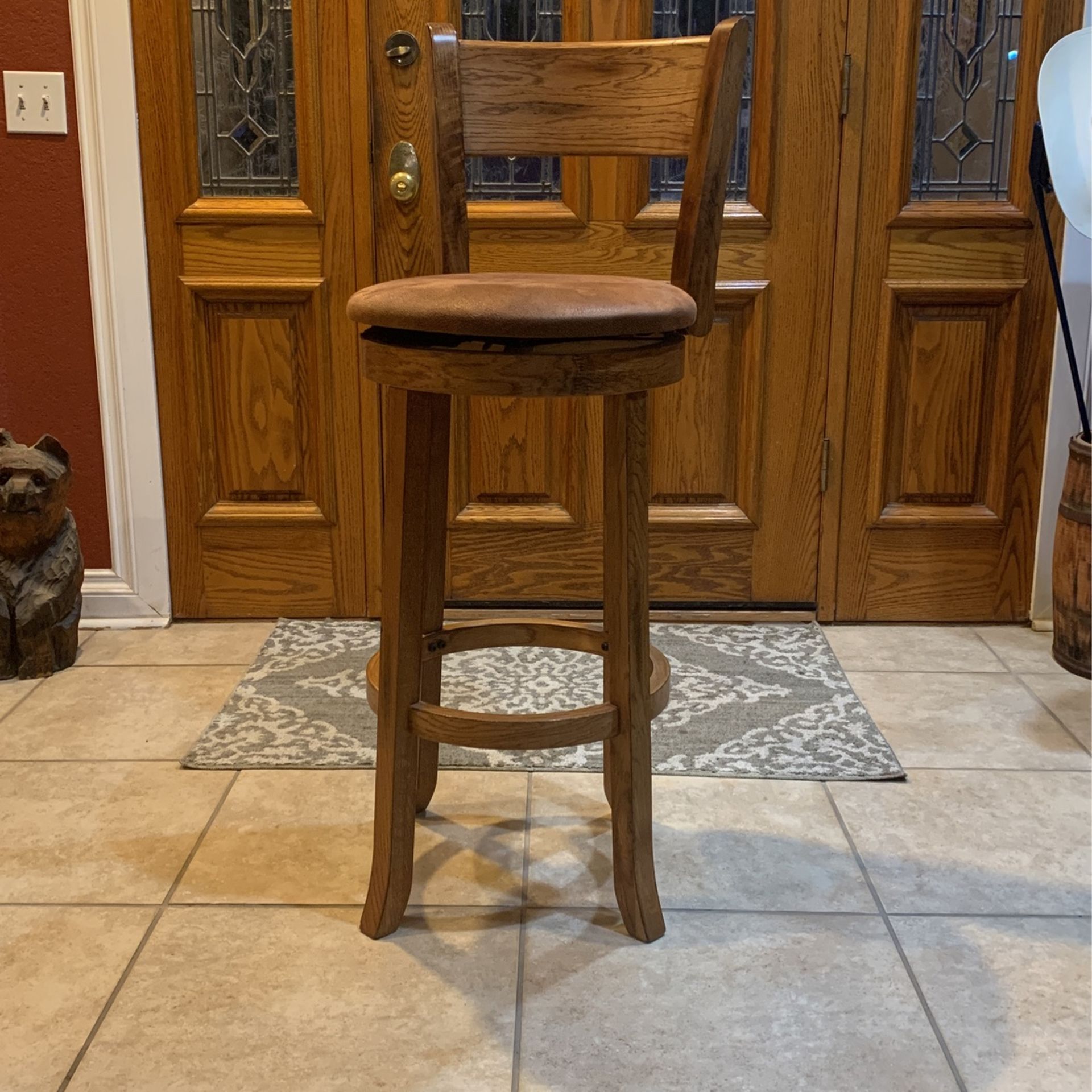 Swiveling Barstoool