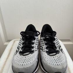 Running Shoes