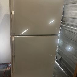 General electric refrigerator works great I sell  them all the time