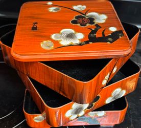 Vintage Japanese 3 tier bento box