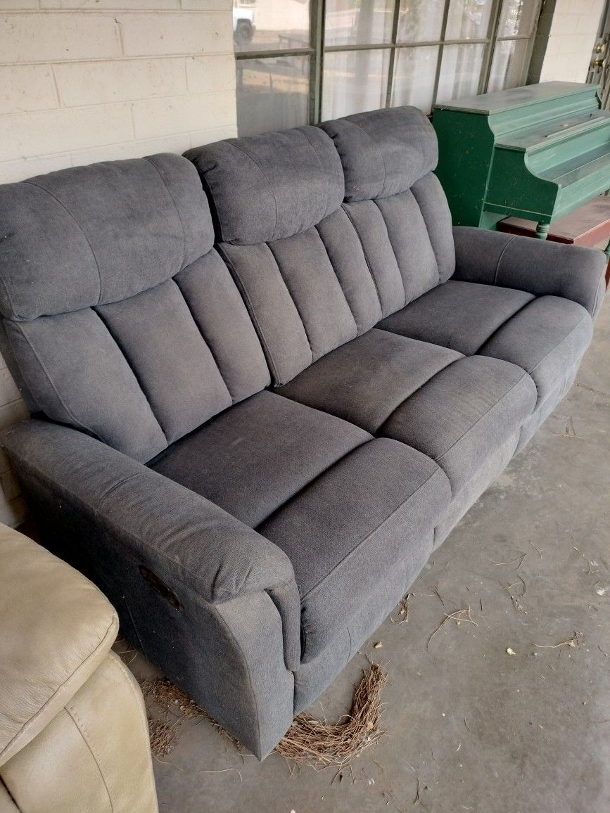 Couch With Recliner Seats