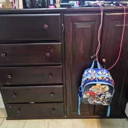 Dresser With CLOSET