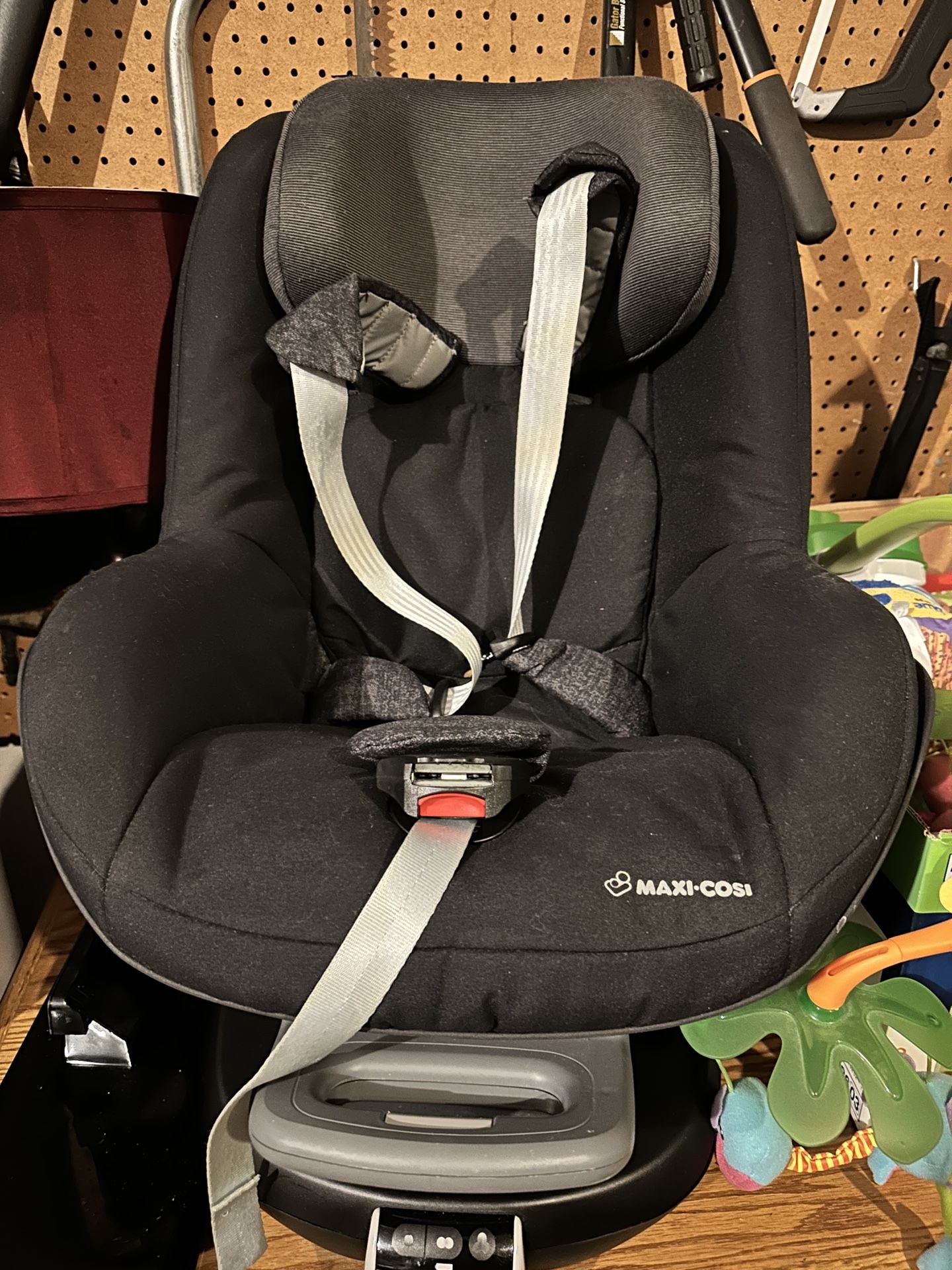 Maxi Cosi Car Seat Set With Isofix Base