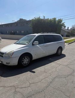 2007 Kia Sedona minivan