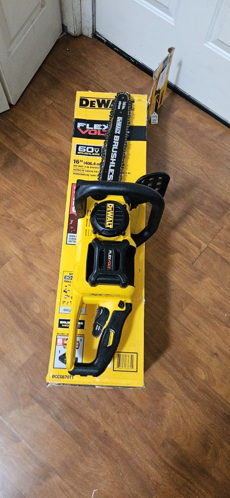  DEWALT FLEXVOLT 60V MAX 16in. Chainsaw