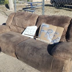 Free Couch With Recliners On Both Sides 79927 Area