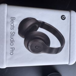 New Sealed  - Apple Beats Studio Pro
