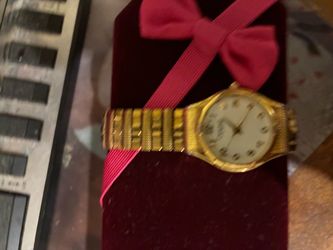 Very nice antique collectibles ladies watches