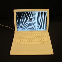 Macbook White