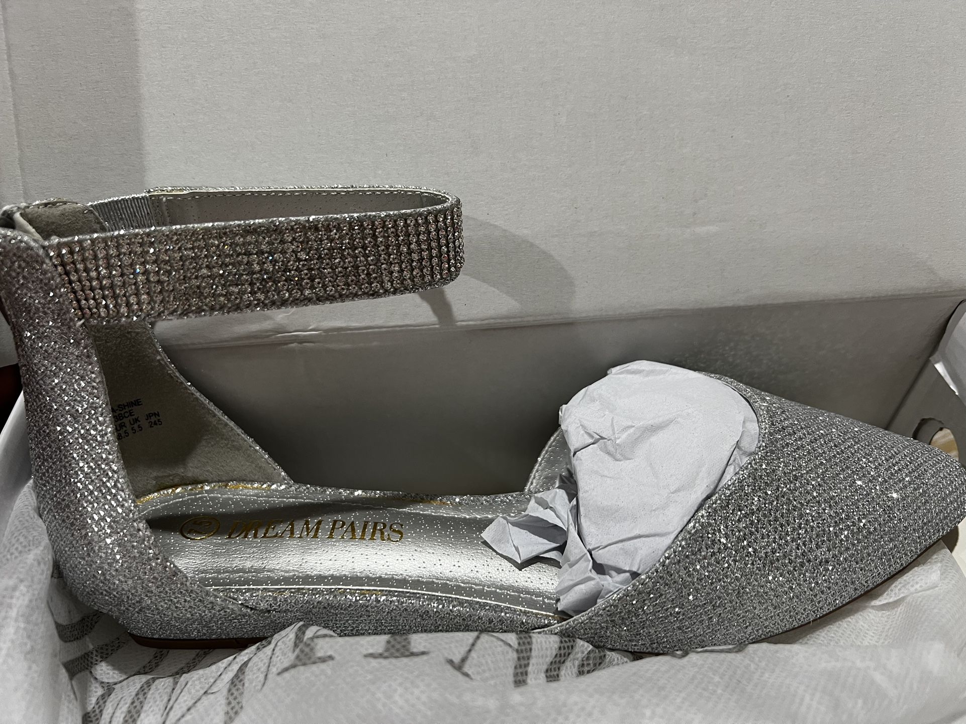 Glittery Silver Flats With Strap New Size 7.5