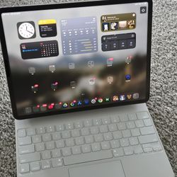 iPad Pro M2 512GB + Magic Keyboard – AT&T