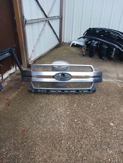 2018-2020 Ford F-150 KING RANCH Grill OEM 