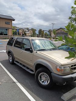 2000 xls for explorer 4.0 runs and drives awesome