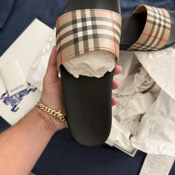 Burberry Sanders