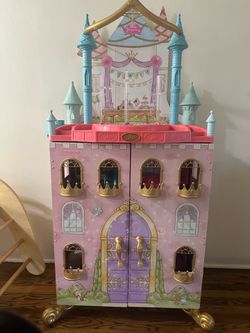 Kidkraft dollhouse princess castle