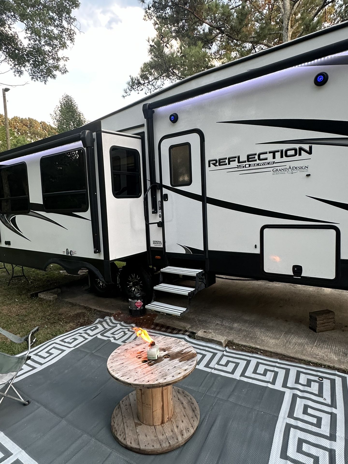 Luxury Fifth Wheel Camper