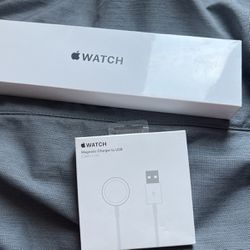 Apple Watch SE (sealed)W/ Charger 