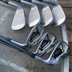 Calloway  Apex 21’s UST Mamiya Grafite Regular new Super Stroke Grips 5 Iron Thru A Wedge Very Good