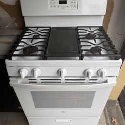 White Propane Ready Stove and Oven