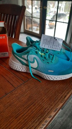 Womens Nike Revolution Shoes