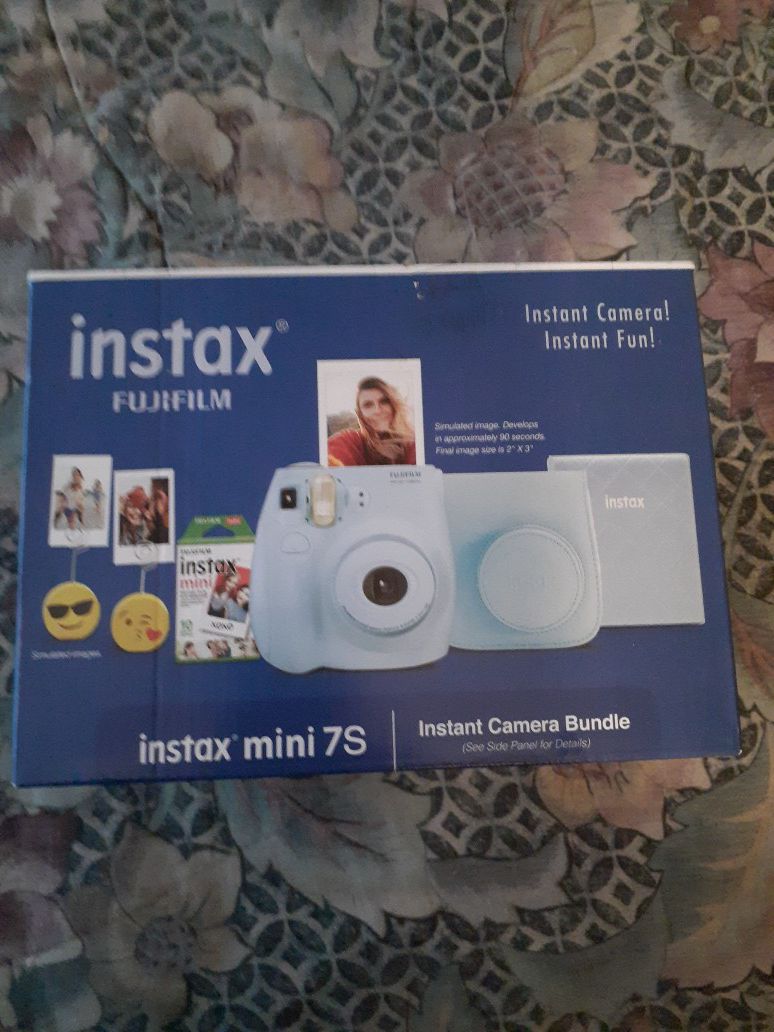 Fujifilm Instax Mini 7s camera bundle