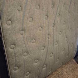 Serta Luna Vista Queen Matress