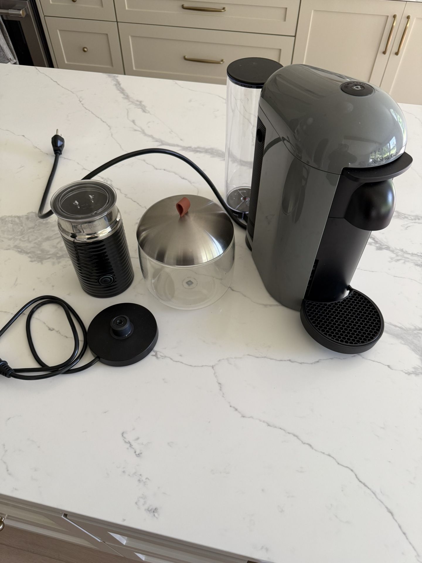 Nespresso VertuoPlus + Frother + Pod Container