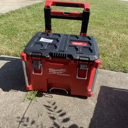 Milwaukee Pack Out To Box