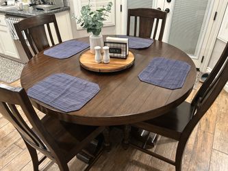 High End Dining Table & Chair Set with Matching End Tables