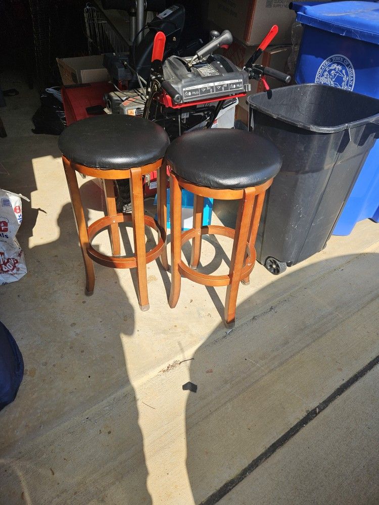 2 Bar Stools