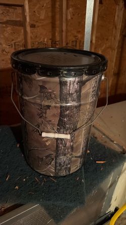 Metal 5gal. Deer Feeder Bucket S.W.Arl