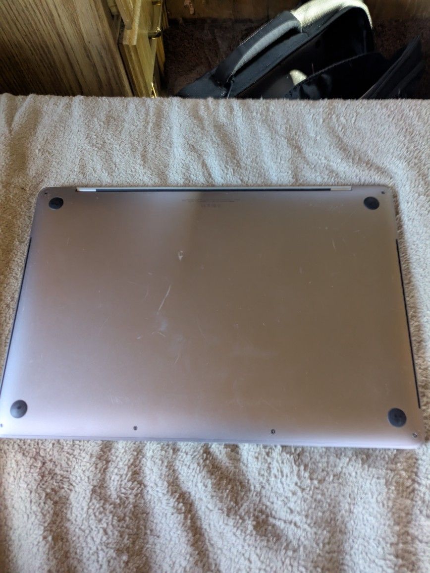 MacBook Pro 16 (2019-2020)