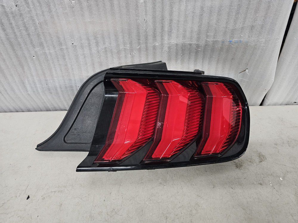 Right Tail Light Ford Mustang 2018 2019 2020 2021 2022 