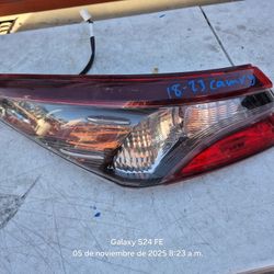 Toyota Camry Left Tail Light Oem