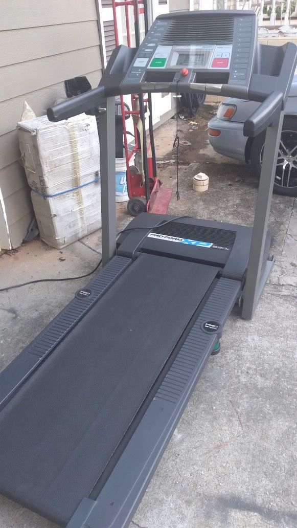 Nice Clean Working Pro form XP 550e Treadmill for Sale in Lithonia GA OfferUp
