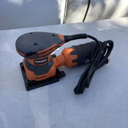 RIDGID 1/4 Sheet Sander