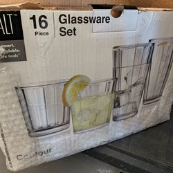 Glassware/cup