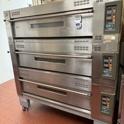 Commercial Triple-Deck Bakery Oven 
