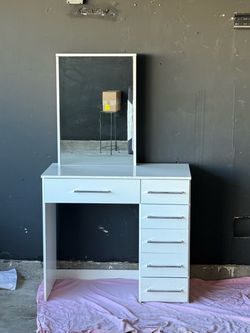 6 drawer vanity