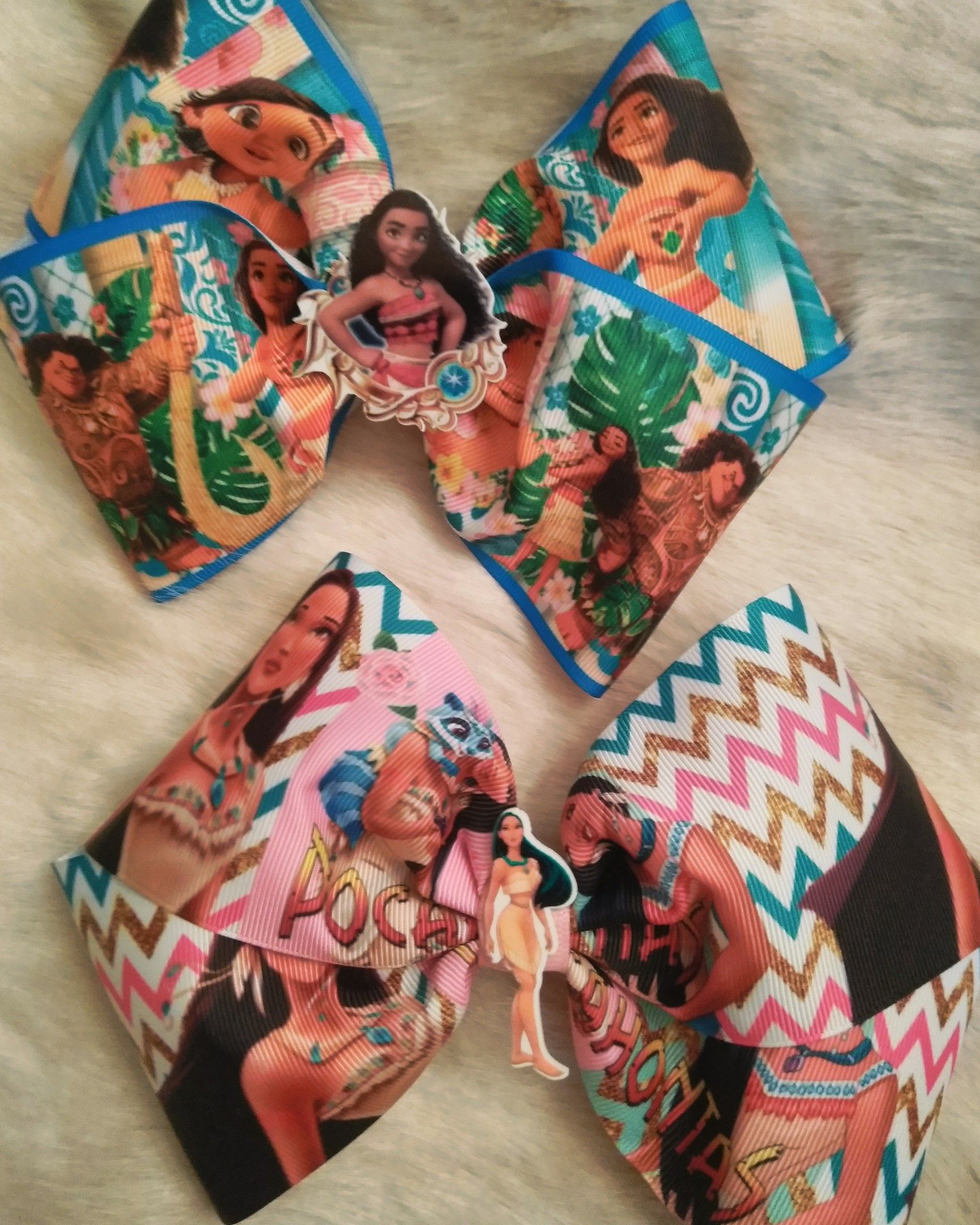 Moana and Pocahontas hairbows set