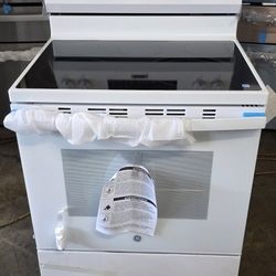 NEW GE ELECTRIC RANGE RANGE 5 BURNER COLOR WHITE WITH CONVECTION OVEN 