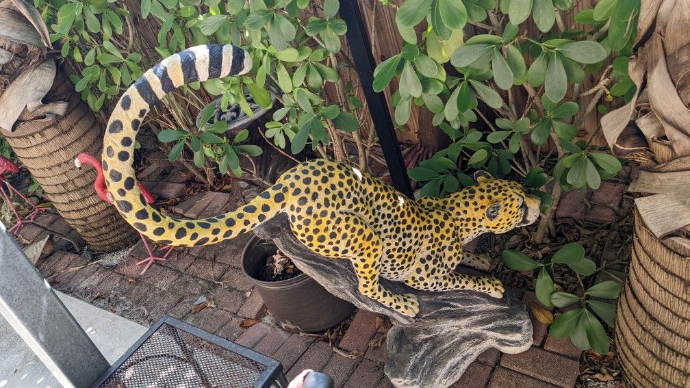 Stalking the Savannah Cheetah Statue
By artist Samuel Lightfoot