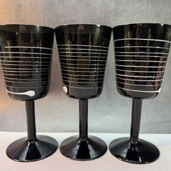Set of (3) Villeroy & Boch Conga Threaded Black Art Glass Swirl Goblets 8” tall. Excellent Condition. 