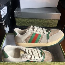 Woman Gucci Shoe size 8