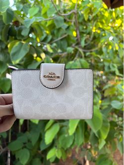 Coach Medium Corner Zip Wallet Signature Canvas