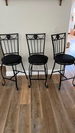 3 Swivel Counter Island Height bar Stools